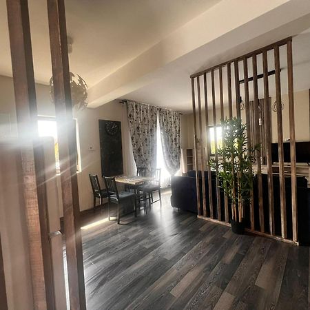 Dd Residence Otopeni Bagian luar foto