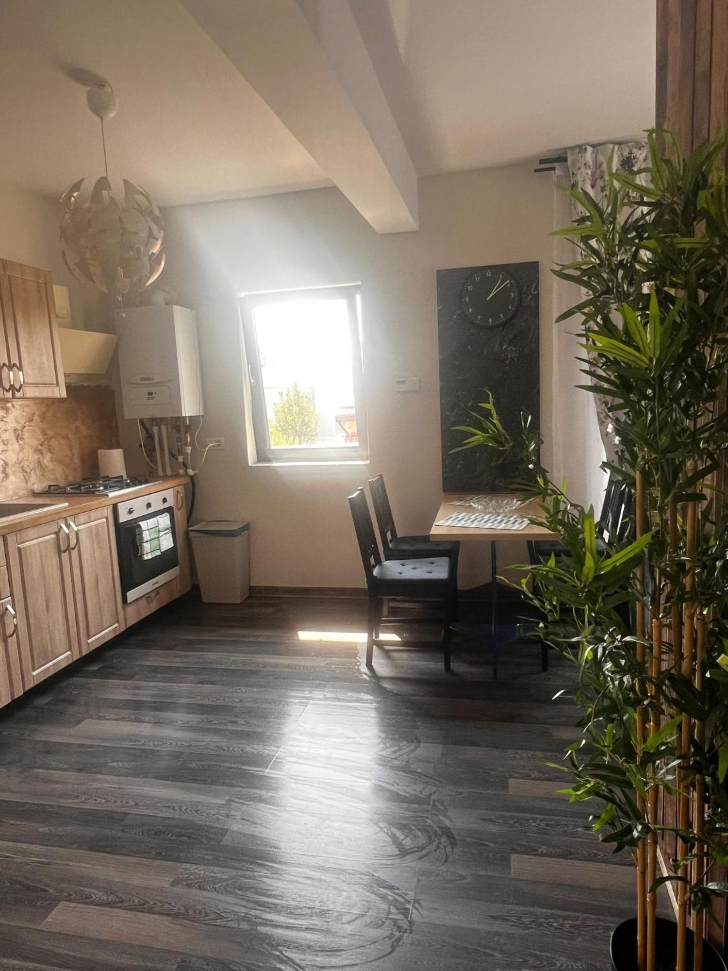 Dd Residence Otopeni Bagian luar foto